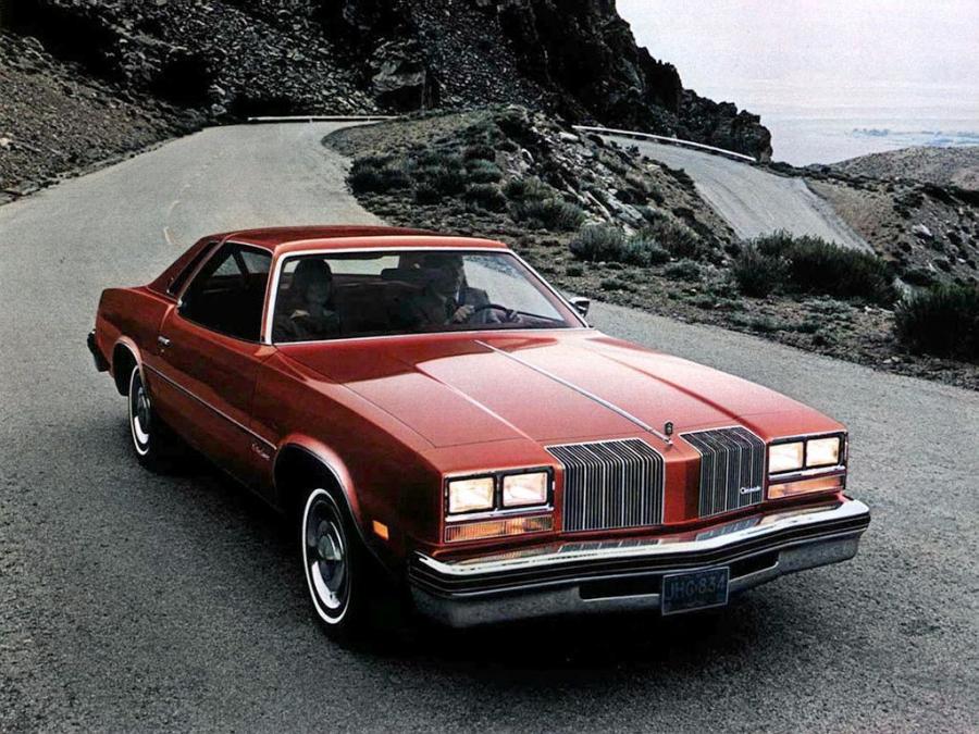  Oldsmobile Cutlass Supreme Coupe 1977 года  (фото 2 из 2)